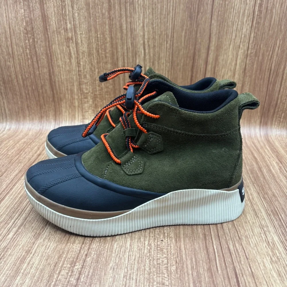 Sorel Out N About III Conquest Olive Green Waterproof Boots Girls Size 5 NY5169